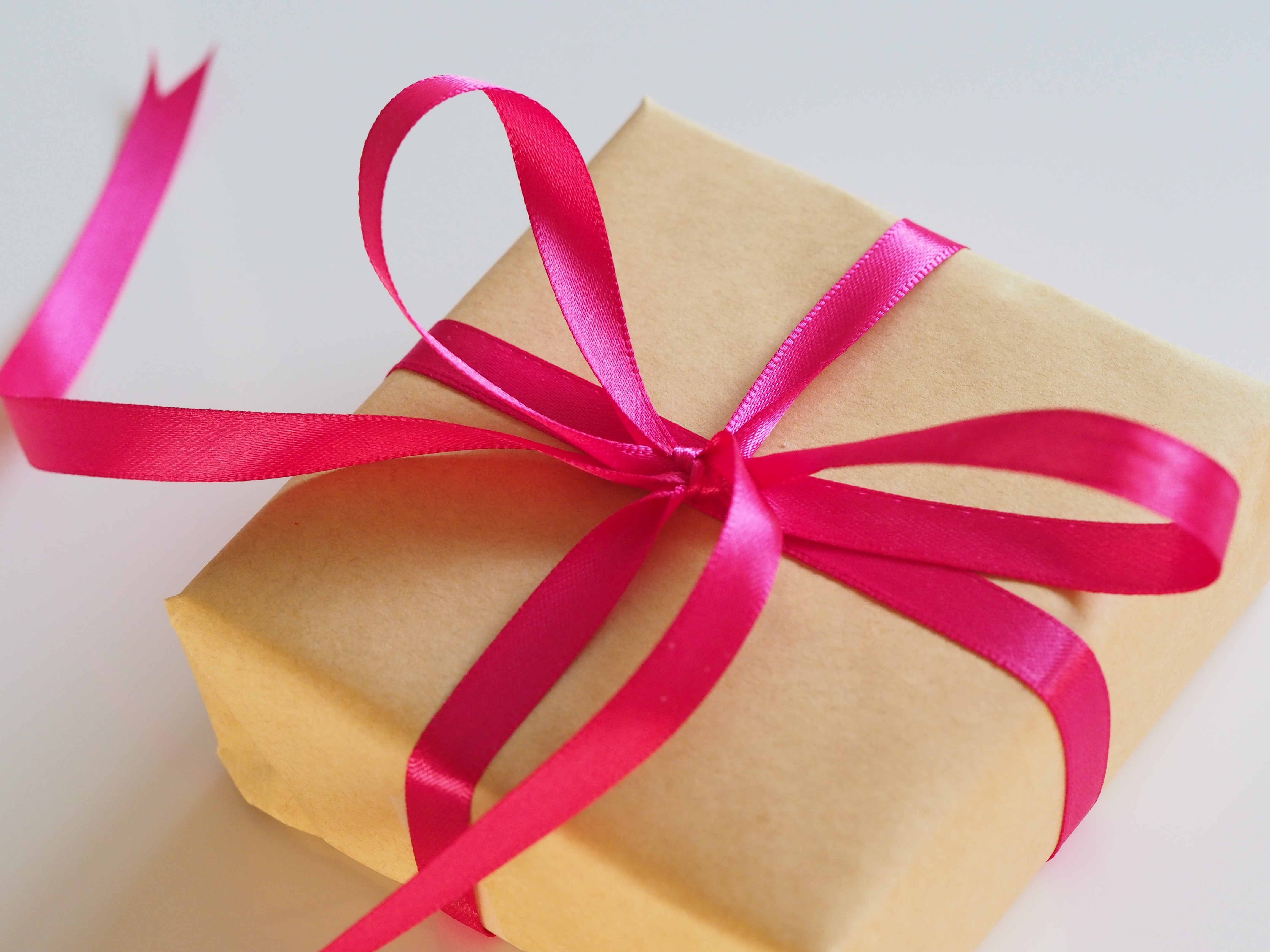 Geschenk mit Schleife